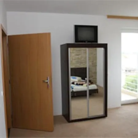 Teo コスティネシュティ